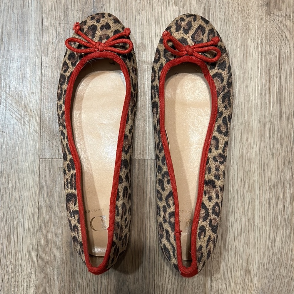 Kelsi Dagger Leopard Print Flats with Red Trim Runs small - Picture 8 of 14